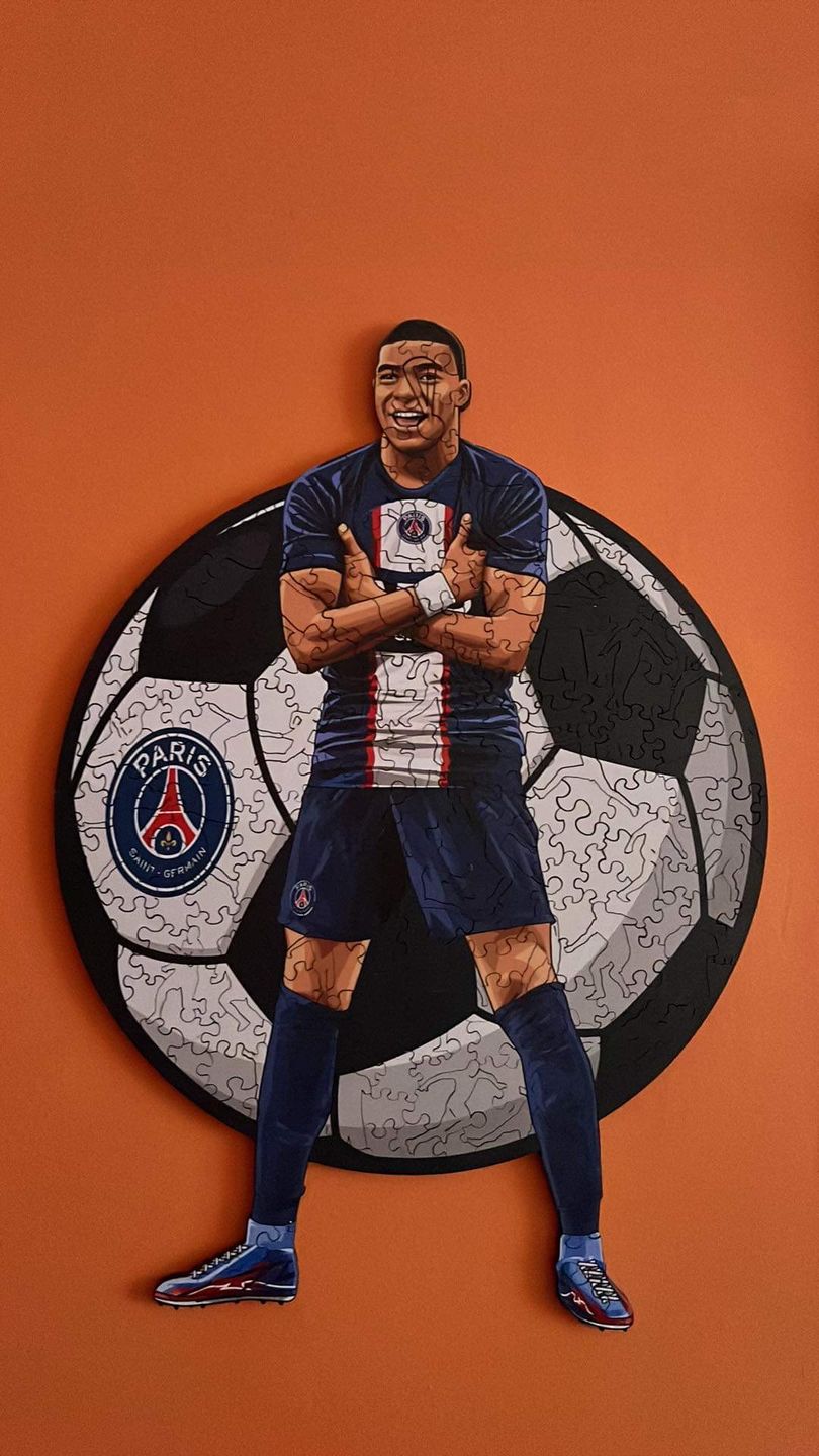 Customer photo review of Kylian Mbappé - Official Wooden Puzzle
