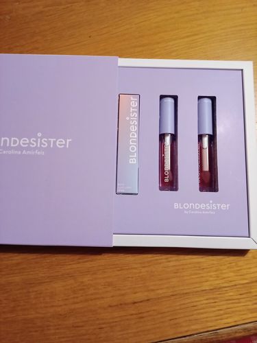 Customer photo review of Mini Box | 2 Lip Oil - Never enough