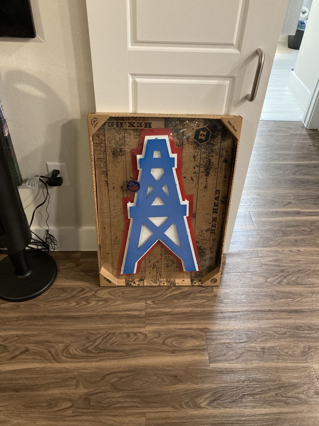 Customer photo review of Tennessee Titans "Oilers 1980" 3D Vintage Metal Wall Art