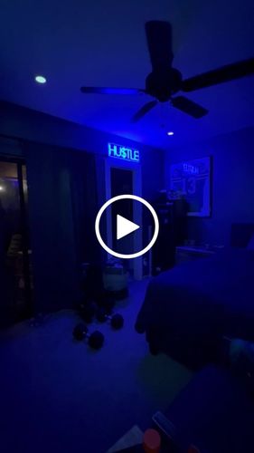 Customer video review of HU$TLE Neon Sign - RANDOM COLOR[RED/BLUE/GREEN/WHITE]