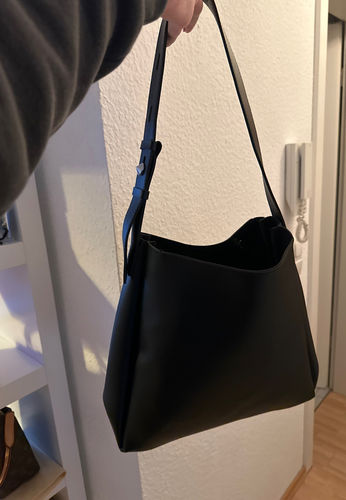 Customer photo review of Minimalist Vegan Leather Tote Bag