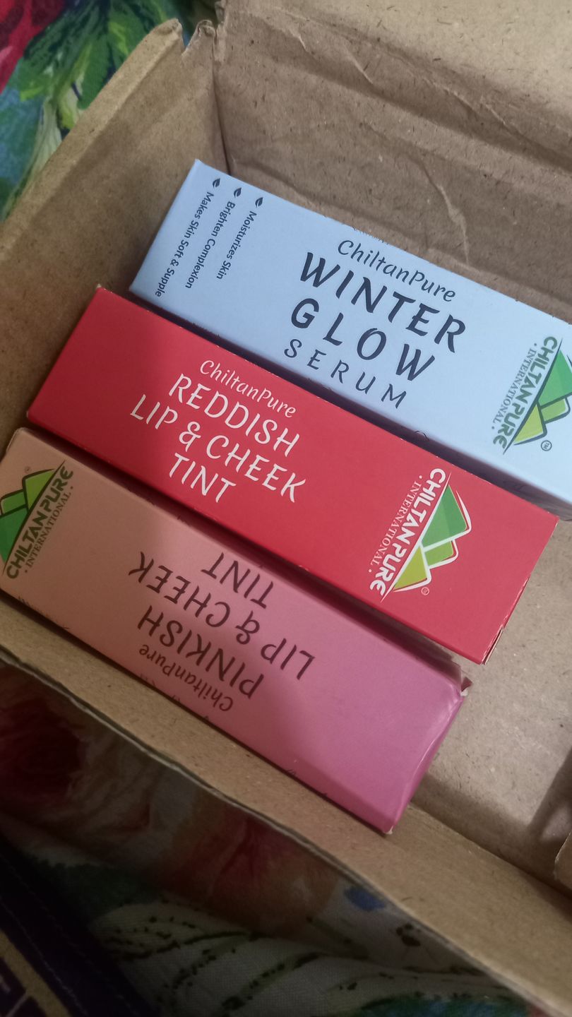 Customer photo review of Reddish Lips & Cheek Tint – Pure Organic Liquid stain for lips, cheeks & eyelids – Give face fresh look Moisturize lips- 100% Organic Lip Stain