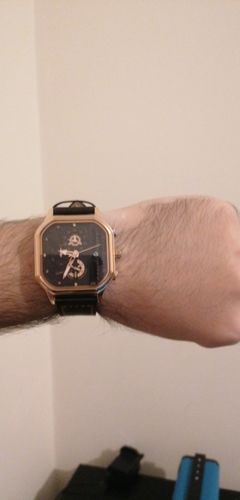 Customer photo review of Fashion Square Dial Leather Waterproof Watches