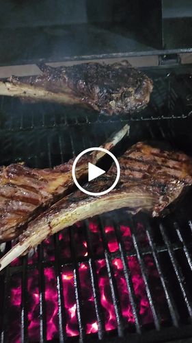 Reseña con vídeo de un cliente sobre Rib Eye Tomahawk Steak