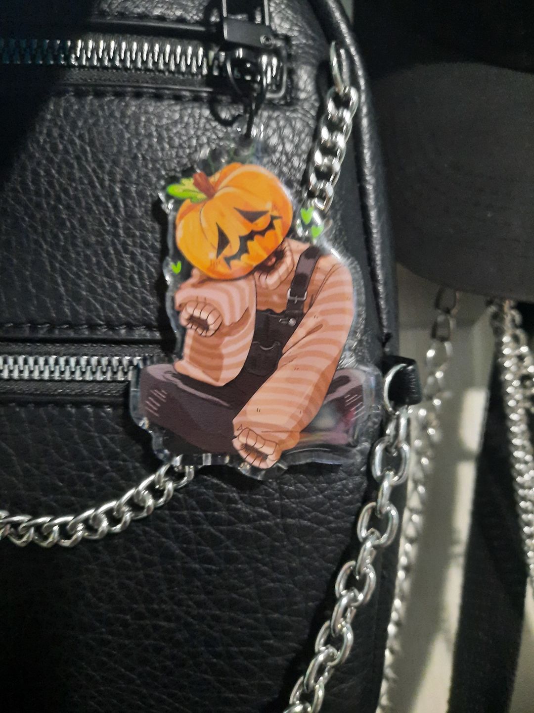 Customer photo review of Autumn Pumpkin Head Keychain!