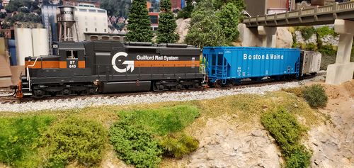 Customer photo review of WalthersProto 920-106157 55' Evans 4780 Covered Hopper - Ready To Run -- Boston & Maine #5416, HO