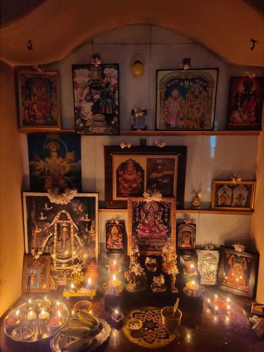 Customer photo review of Wooden 3 Step Deity / Pooja Stand With Lamp Stand (Pair) Set