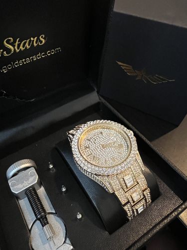 Customer photo review of GStars Classic Date Diamond Watch (Gold)
