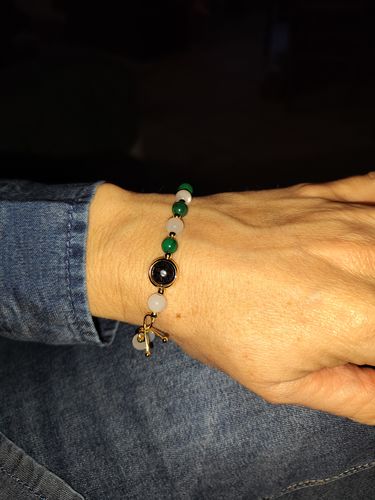 Customer photo review of Bracelet anti-douleur en malachite et pierre de lune | Or fin