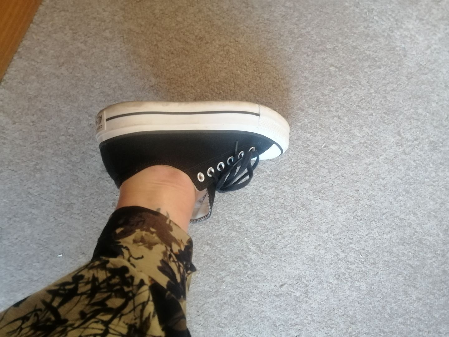 Customer photo review of Zapatilla Converse Chuck Taylor Plataforma Mujer Negro