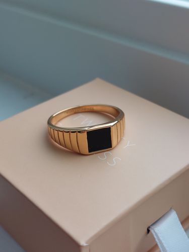 Customer photo review of London Ring - Gold