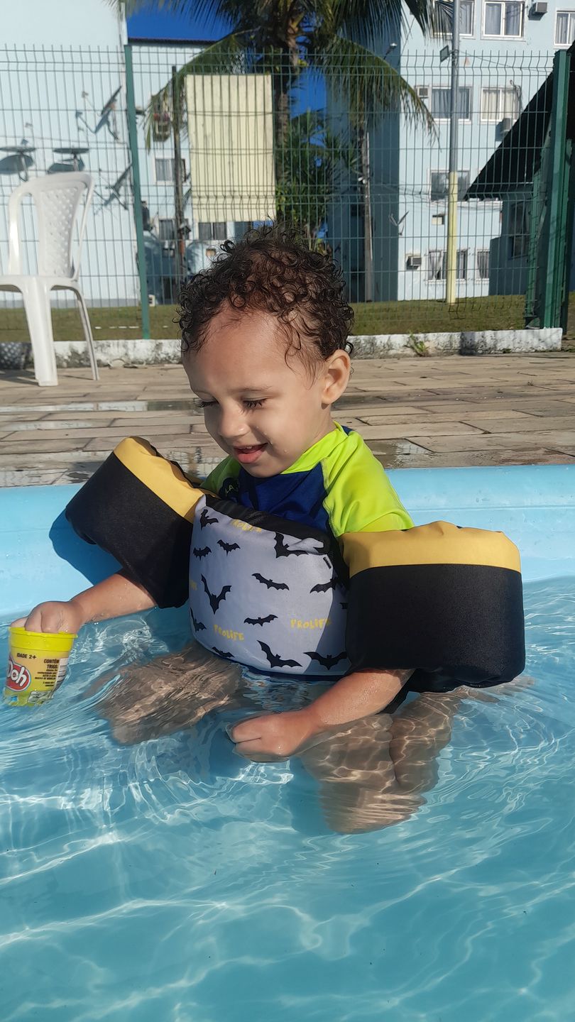 Customer photo review of Colete Flutuador Infantil