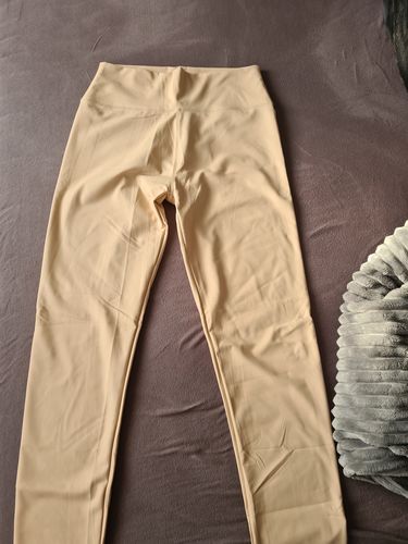 Customer photo review of Hailey Lederleggings - Beige