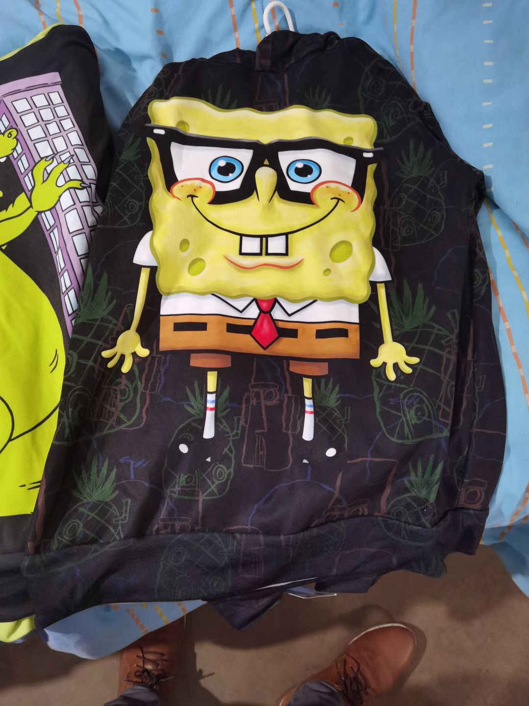 Customer photo review of Sudadera Bob Esponja Lentes