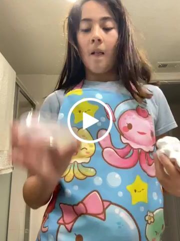 Customer video review of Fluffy Goo Classic Marshmallow Slime