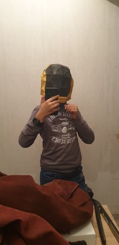 Customer photo review of Patrons Casque Daft Punk doré (pdf)