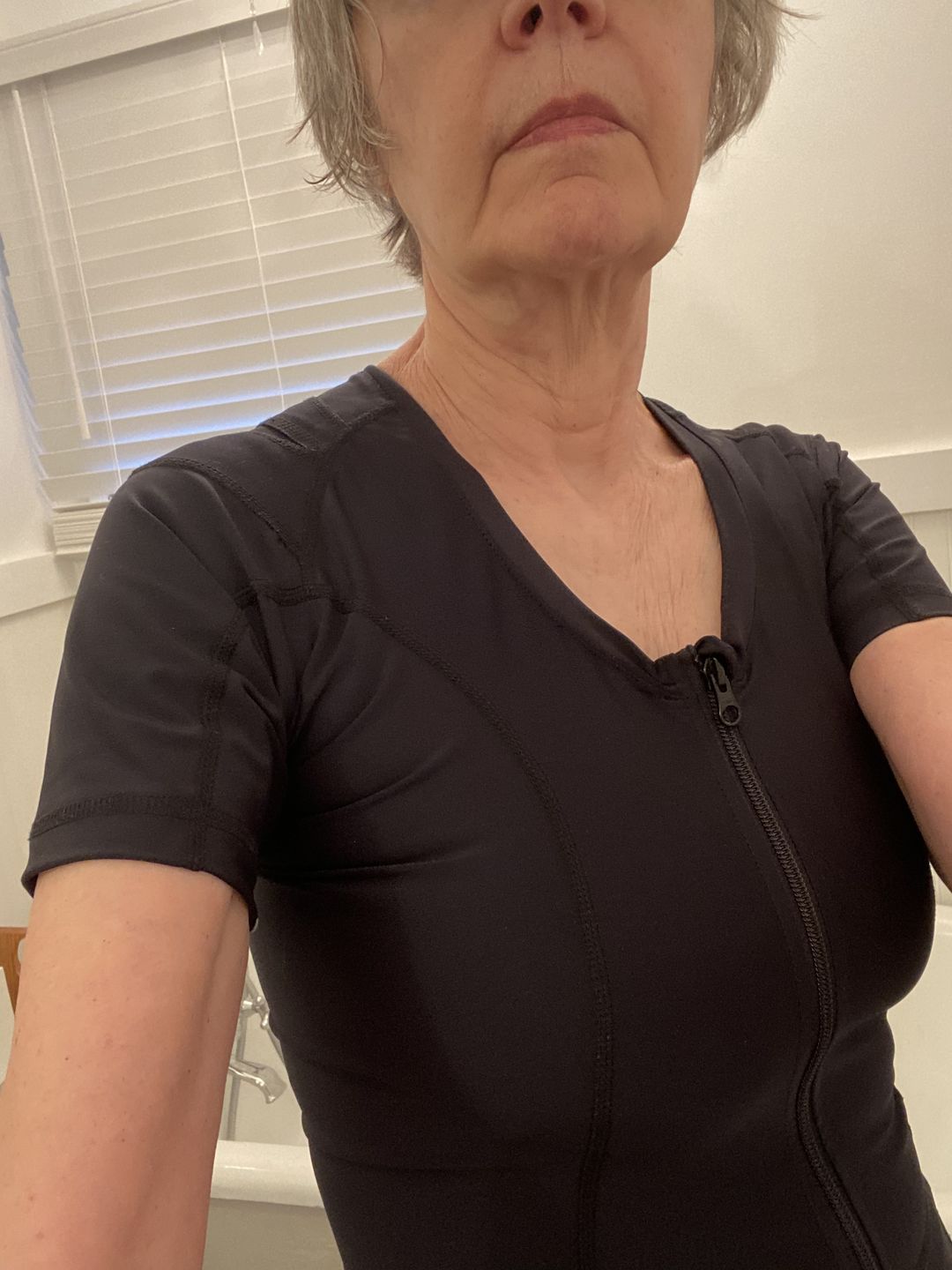 Customer photo review of Posture Shirt® For Women - Zipper