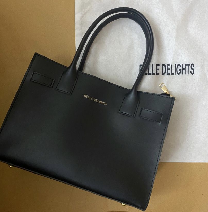 Customer photo review of Black Belle The Classic Bag