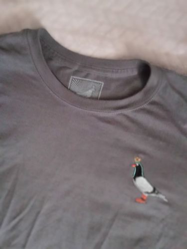 Customer photo review of Playera Básica Gris Obscuro Palomito