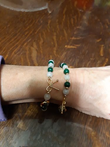 Customer photo review of Bracelet anti-douleur en malachite et pierre de lune | Or fin