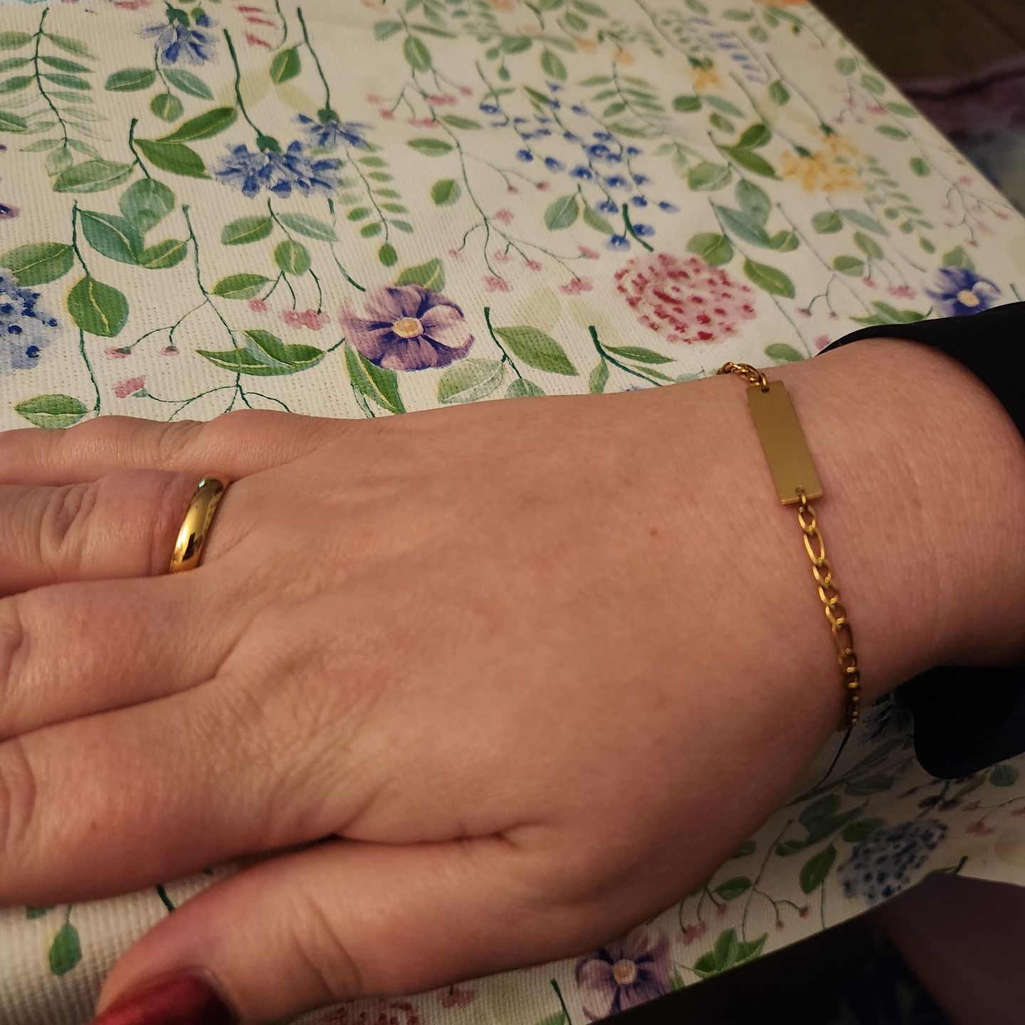 Customer photo review of Figaro Bar | Armband + Gravur