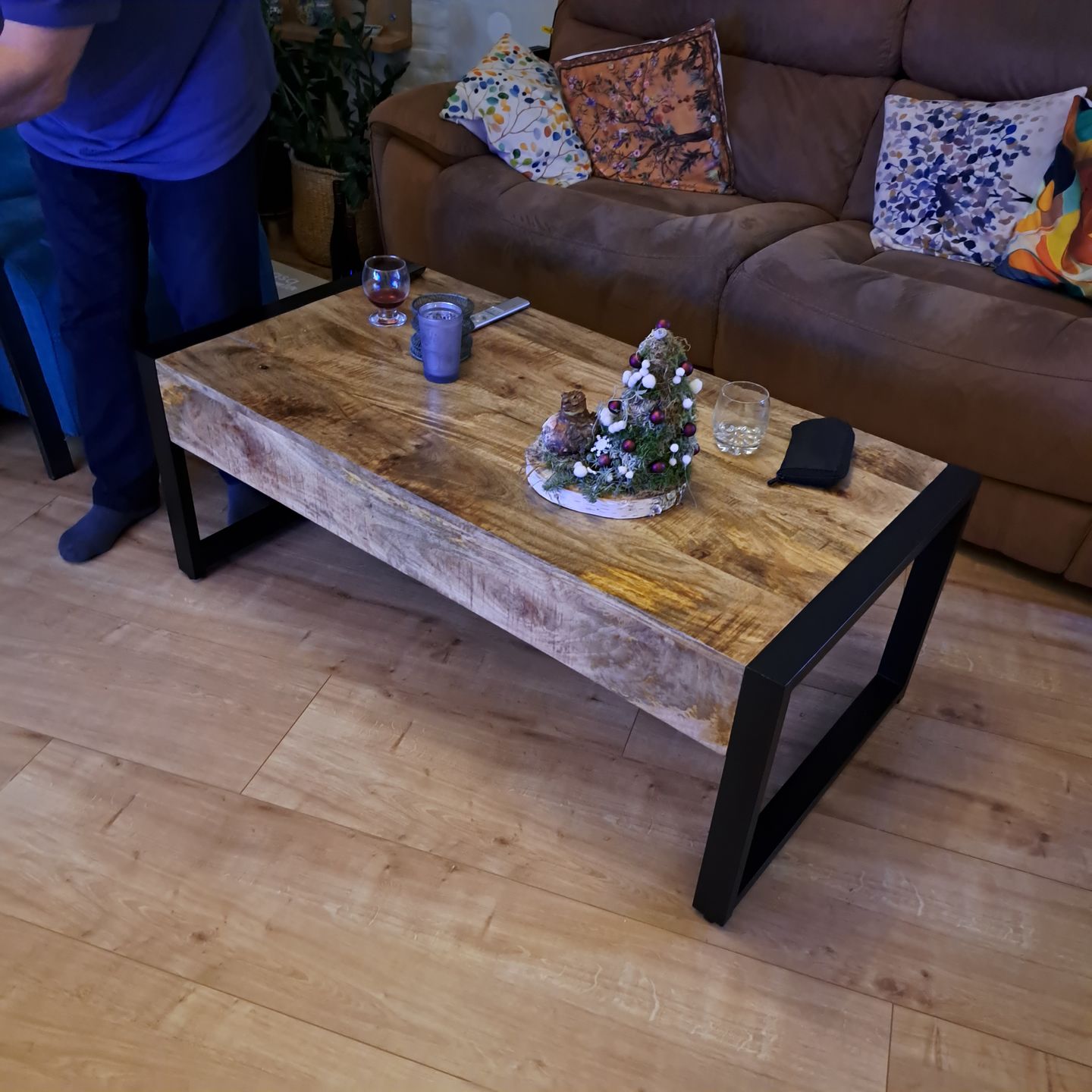 Customer photo review of Salontafel met lades Industrieel Design | Mangohout en Staal | 120x60x45cm