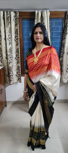 Customer photo review of Rubans Gold Plated HandCrafted Elegant Pearl Embellished Multi- Strand Necklace Set