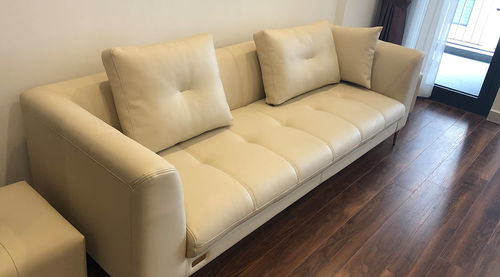 Customer photo review of LUNA - Sofa văng da