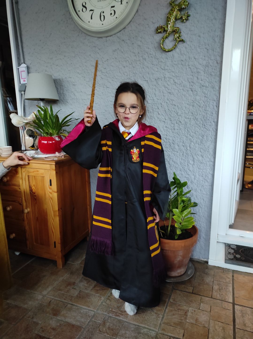 Customer photo review of Harry Potter Hermione Granger Cosplay Costume Version D'enfant Gryffindor Uniforme Fille