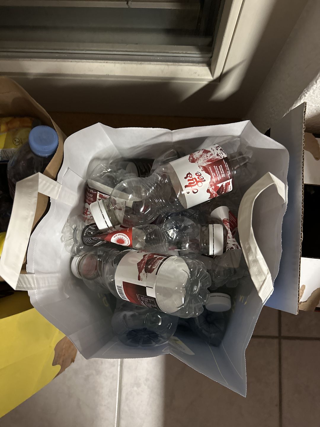 Customer photo review of Hustee 5dl Karton à 6Stk. (CHF 1.90 pro Flasche)