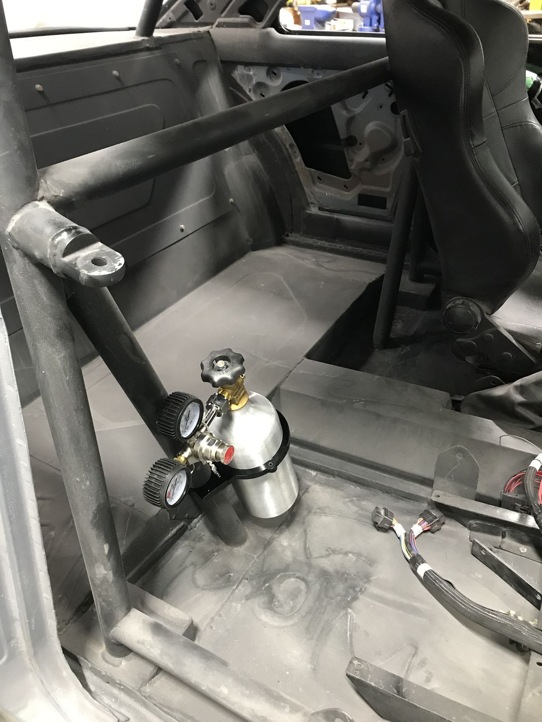 Customer photo review of Motion Raceworks Black Anodized 2.5lb CO2 Bottle Bracket (Bottle Not Included) 25-10007
