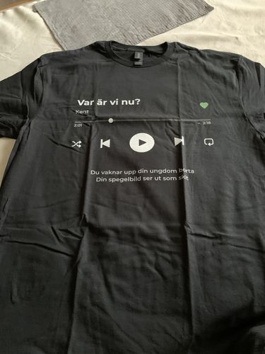 Customer photo review of Your Favorite Song T-Shirt Music Player