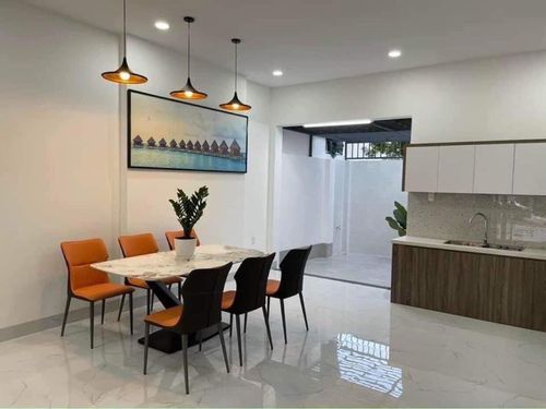 Customer photo review of CLAIRE - Bàn ăn nhập khẩu