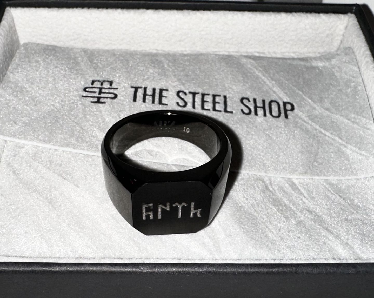 Customer photo review of Matte & Shiny Signet Ring
