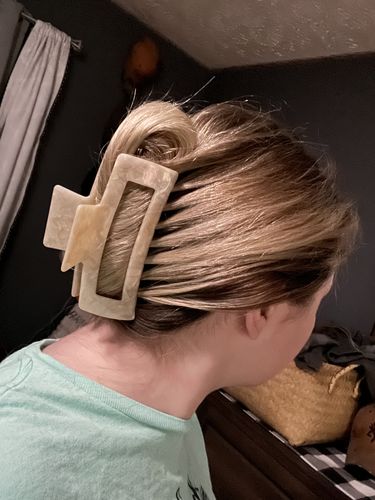 Customer photo review of TR x Bethany XL Claw Clip