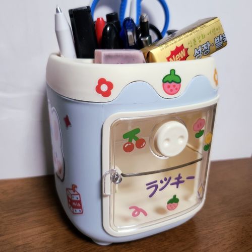 Customer photo review of Piggy Nose Pen Holder