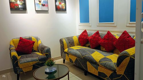 Customer photo review of Trendize Exclusive Stretchable Sofa Cover