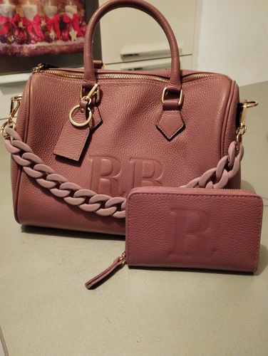 Customer photo review of Borsa Bauletto Eloise XL con catena fiocco (Personalizzabile)