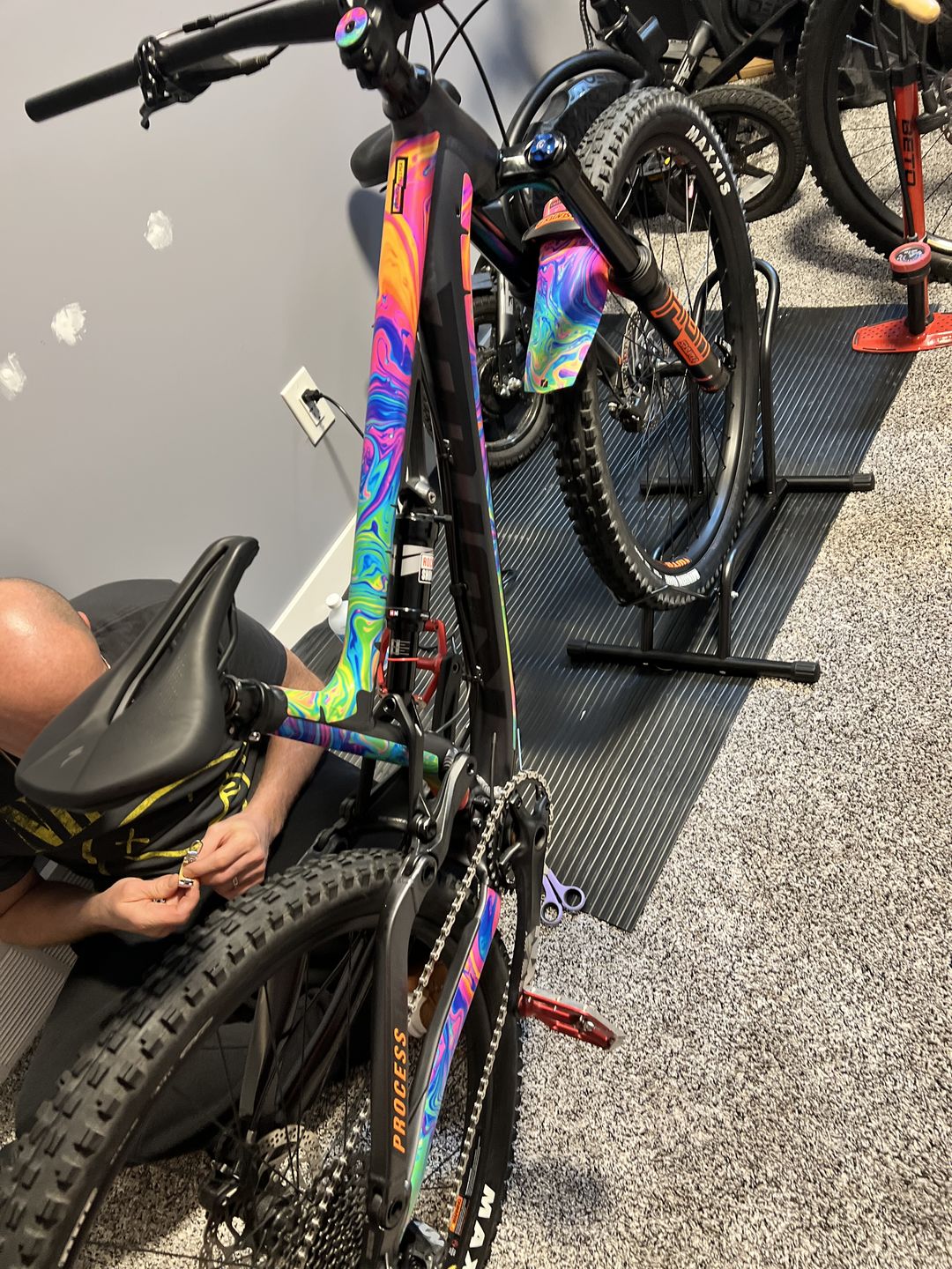 Customer photo review of Oil Slick Frame Keeper