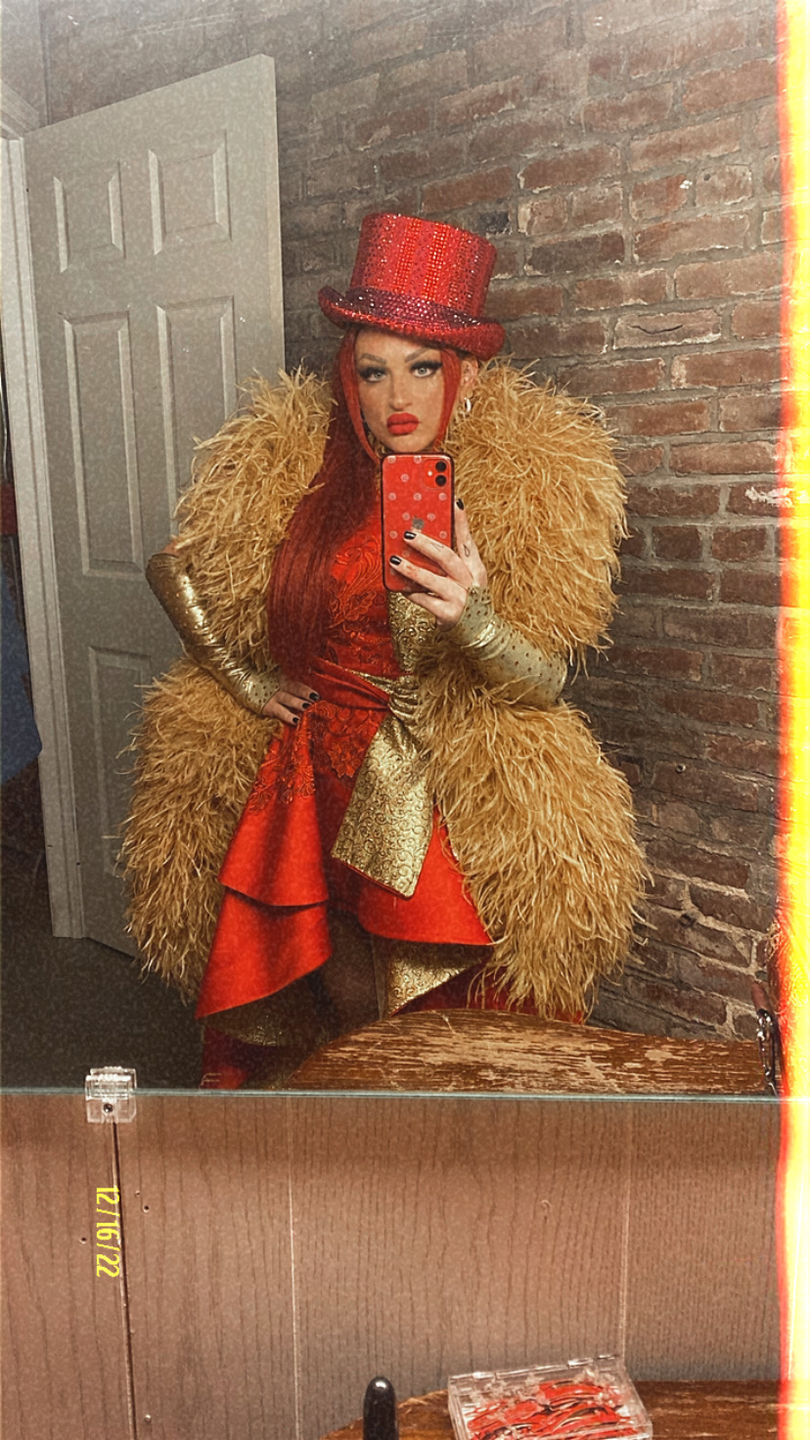 Customer photo review of Ostrich Feather Boa