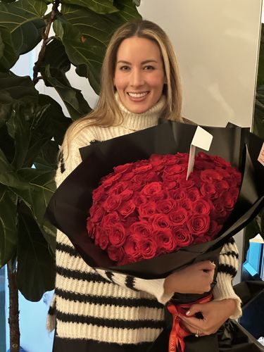 Customer photo review of 100 Red Rose Bouquet