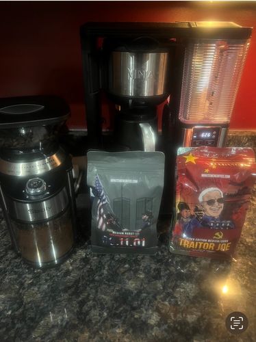 Customer photo review of TRAITOR JOE Collectors Roast