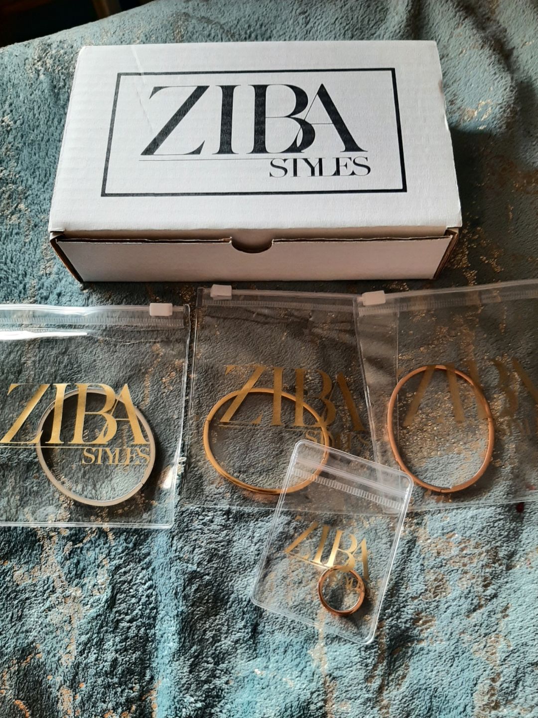 Customer photo review of IT’S DESIGNER BRACELETS | Tarnish Free | Stainless Steel | Bracelet (1 piece)