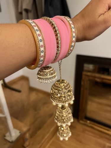 Customer photo review of Classic Chooda in Light Pink (2 hands)