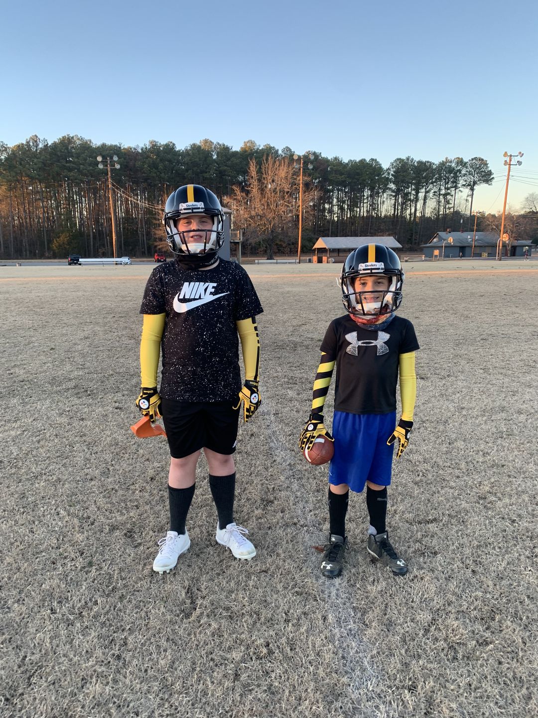 Customer photo review of Pittsburgh Steelers Riddell Speed Authentic Football Helmet