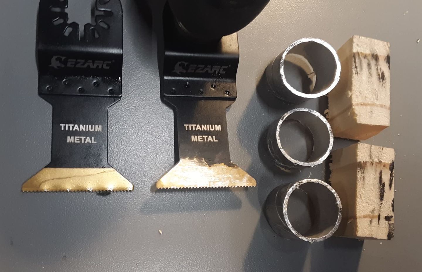 Customer photo review of Titanium Oscillating Blade for Metal, Wood Nails, Screws Cutting, Plastic