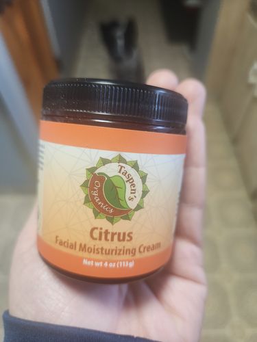 Customer photo review of Facial Moisturizing Cream