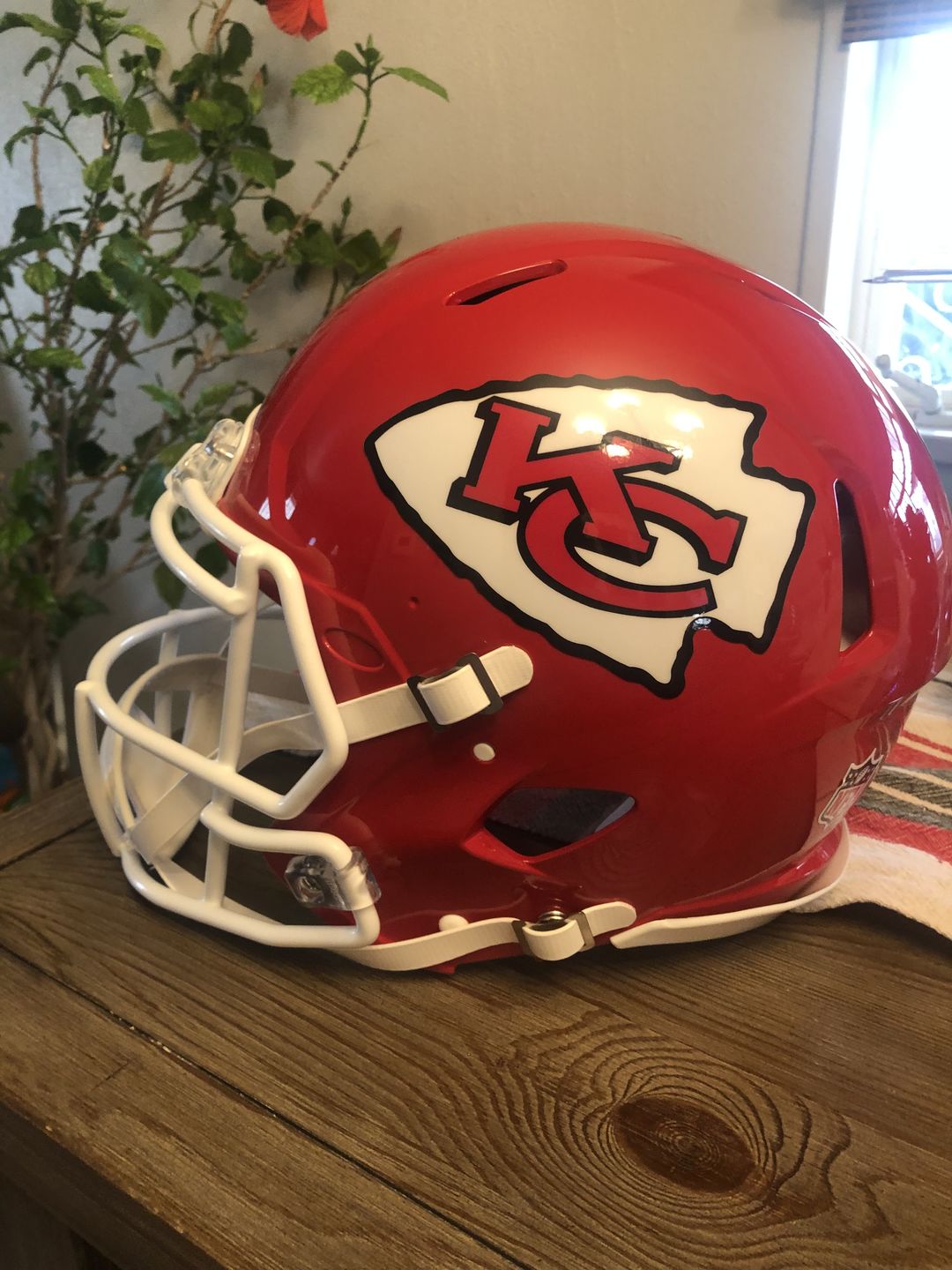 Customer photo review of Kansas City Chiefs Riddell Speed Authentic Football Helmet