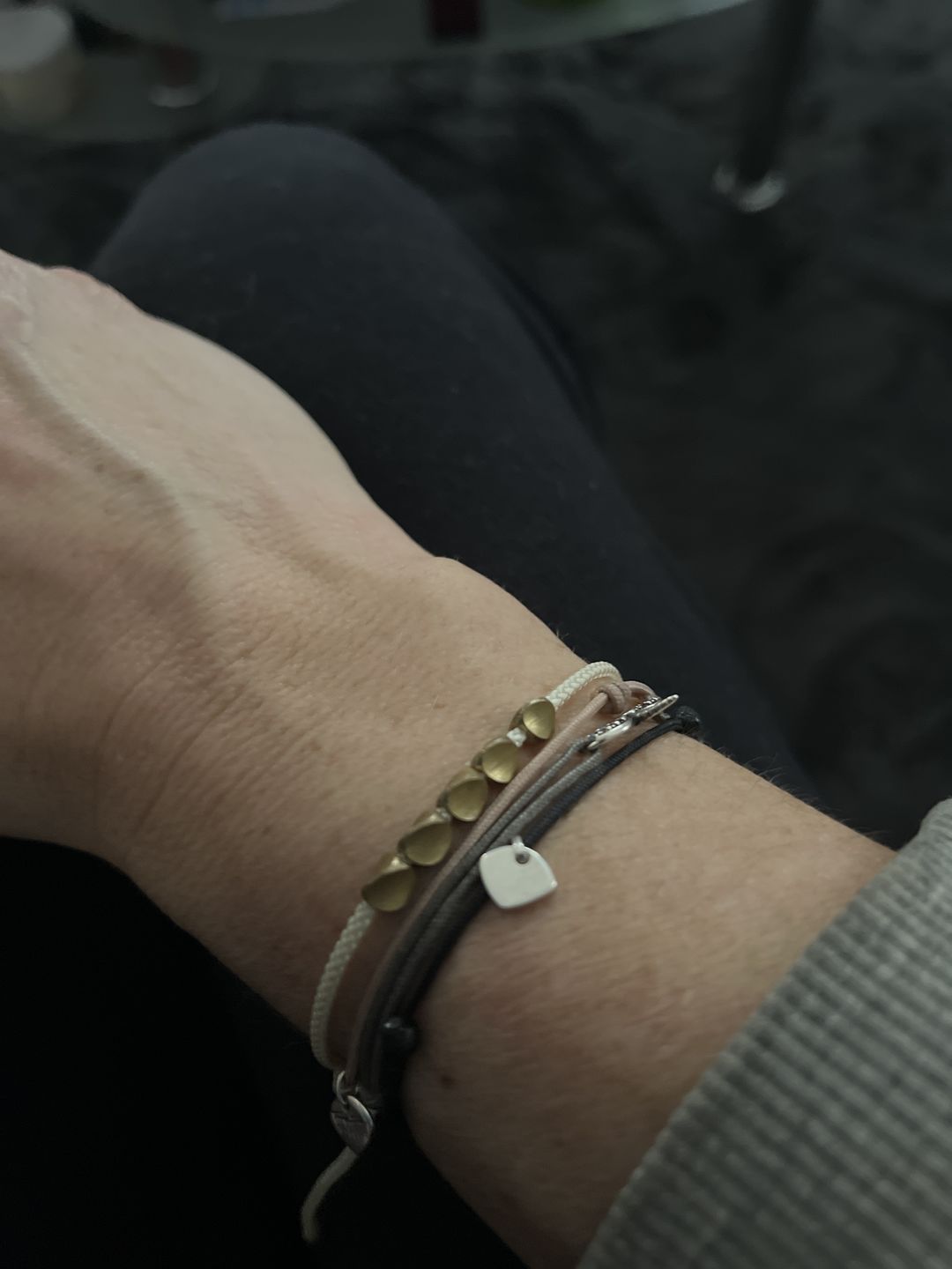 Customer photo review of Handgemachtes Tibetisches Buddhisten Glücks-Armband aus Kupfer Modell 2