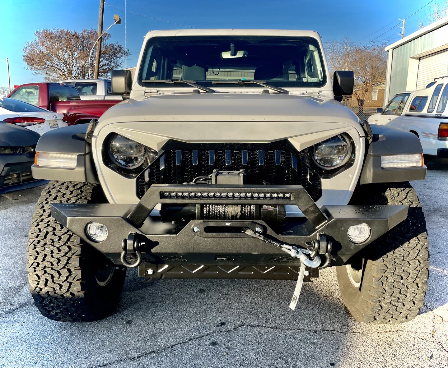 Customer photo review of Gladiator Vader Grille w/ Mesh - Black & White for 18-22 Jeep Wrangler JL & Gladiator JT